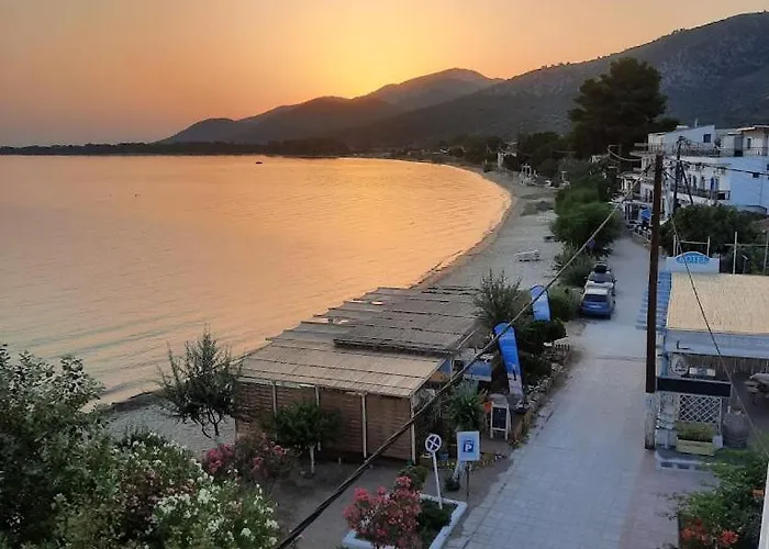 Couette-café Prinos 3*