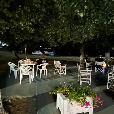 Prinos Couette-café 3*